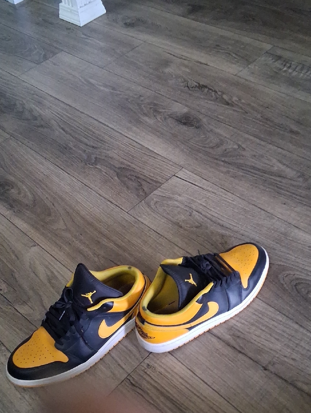 Jordan Low-Top Sneakers in Yellow & Black